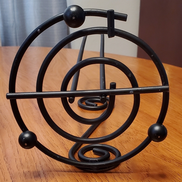 Scroll Paper Towel Holder Black metal 13" tall x 6.5 w - Picture 3 of 6